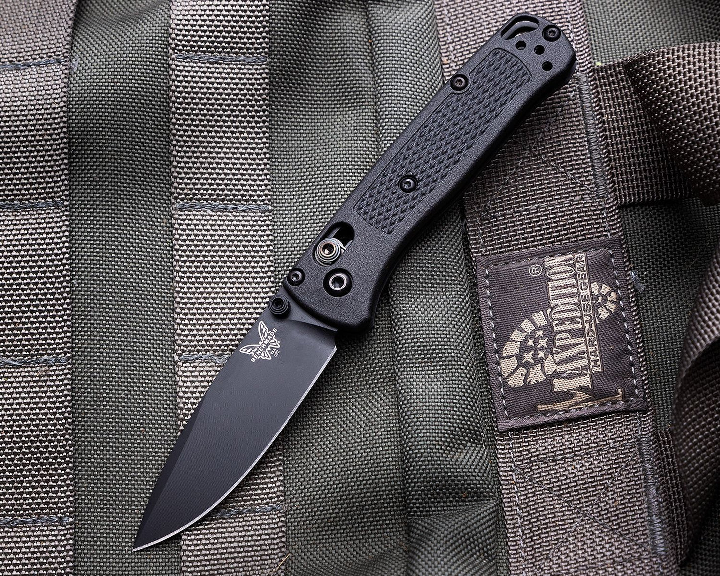 Benchmade 533BK-2 Mini Bugout Black CPM-S30V Blade Black CF-Elite Handle Folding