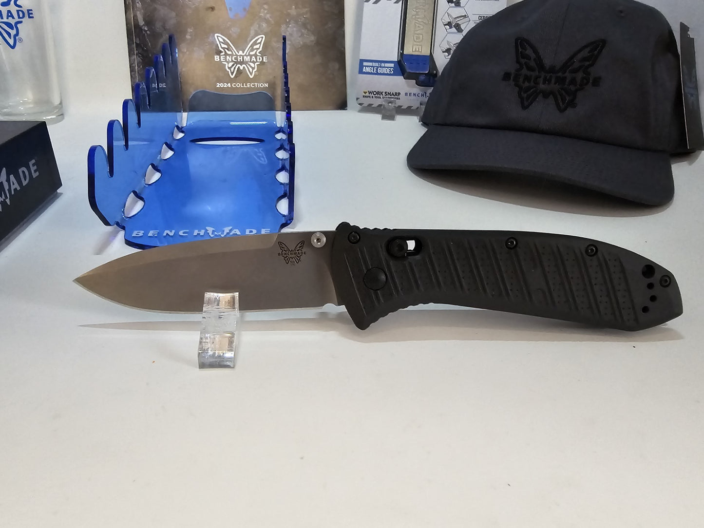 Benchmade 570-1 Presidio II CPM-S30V Blade CF-Elite Handle Folding Knife