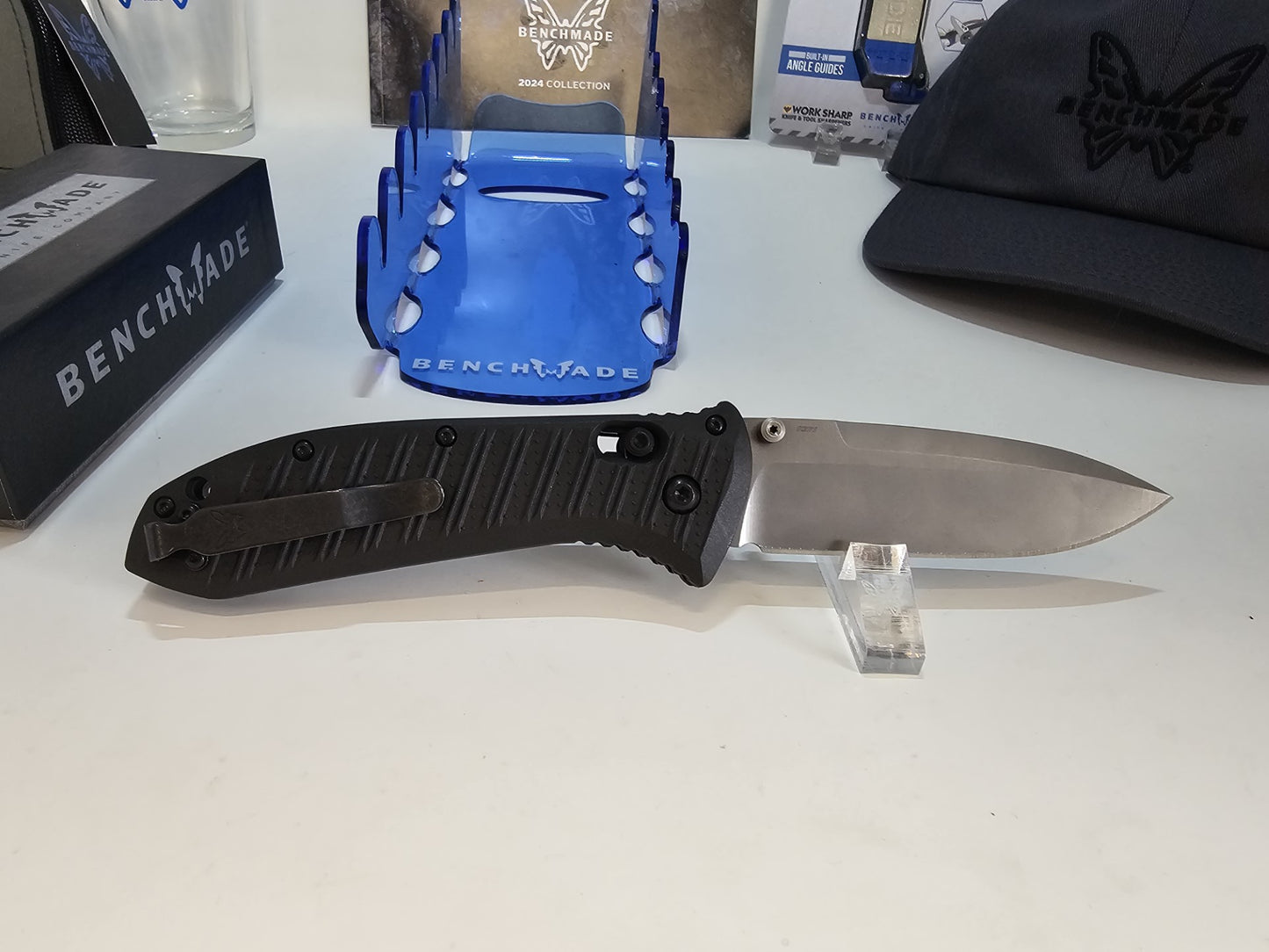 Benchmade 570-1 Presidio II CPM-S30V Blade CF-Elite Handle Folding Knife