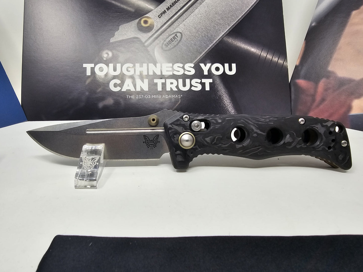Benchmade 273-03 Mini Adamas Marbled Carbon Fiber Handle CPM-MagnaCut Blade