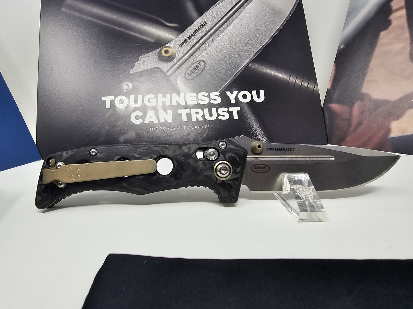 Benchmade 273-03 Mini Adamas Marbled Carbon Fiber Handle CPM-MagnaCut Blade