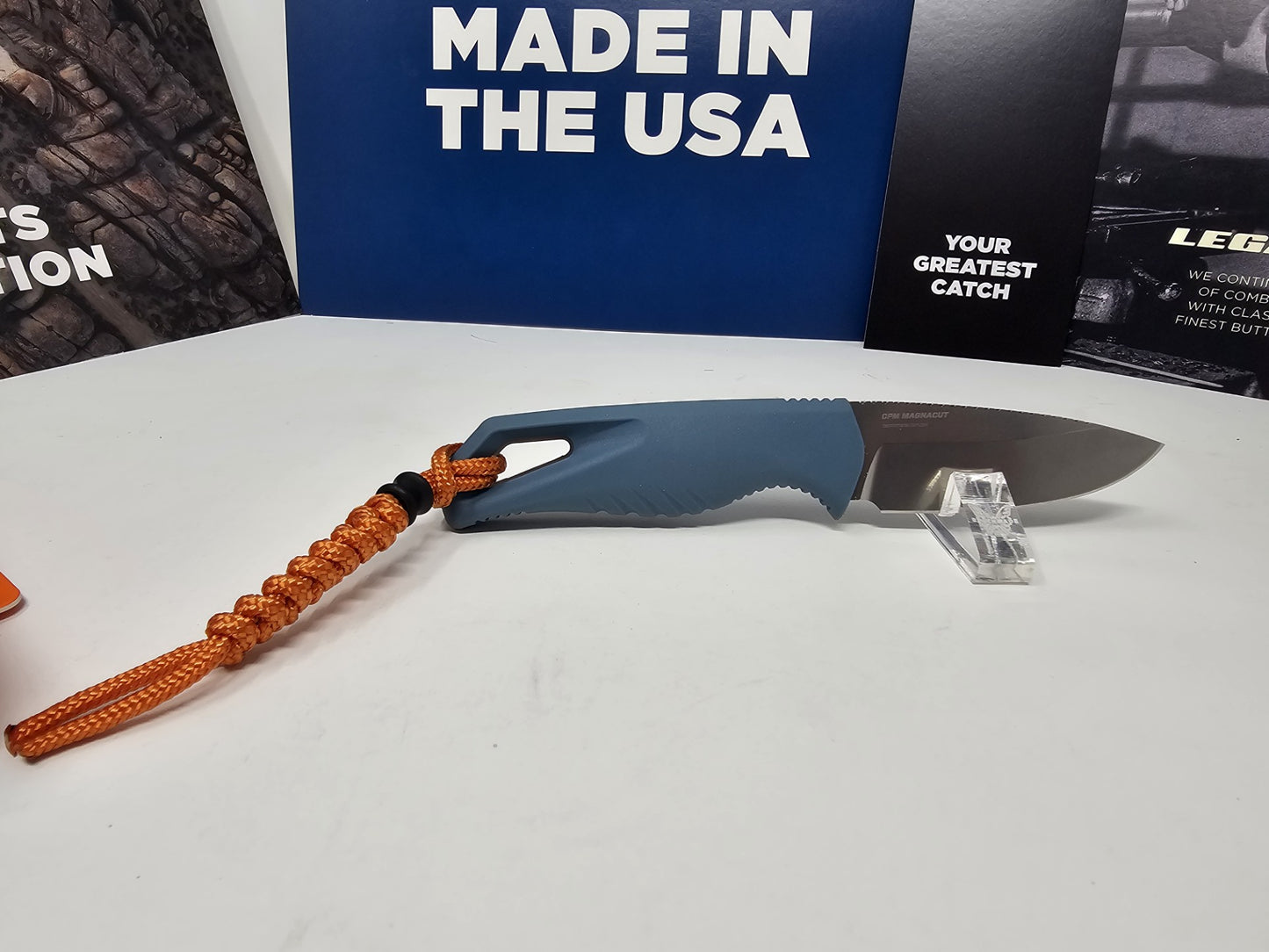 Benchmade 18050 Intersect CPM-MagnaCut Fixed Blade Depth Blue Santoprene Water Line