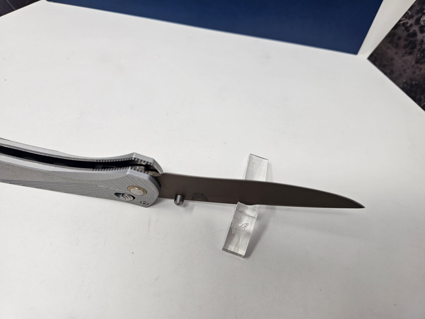 Benchmade 710FE-24 Seven Ten Gray 6061-T6 Aluminum Handle Recurve Drop-Point S90V Blade