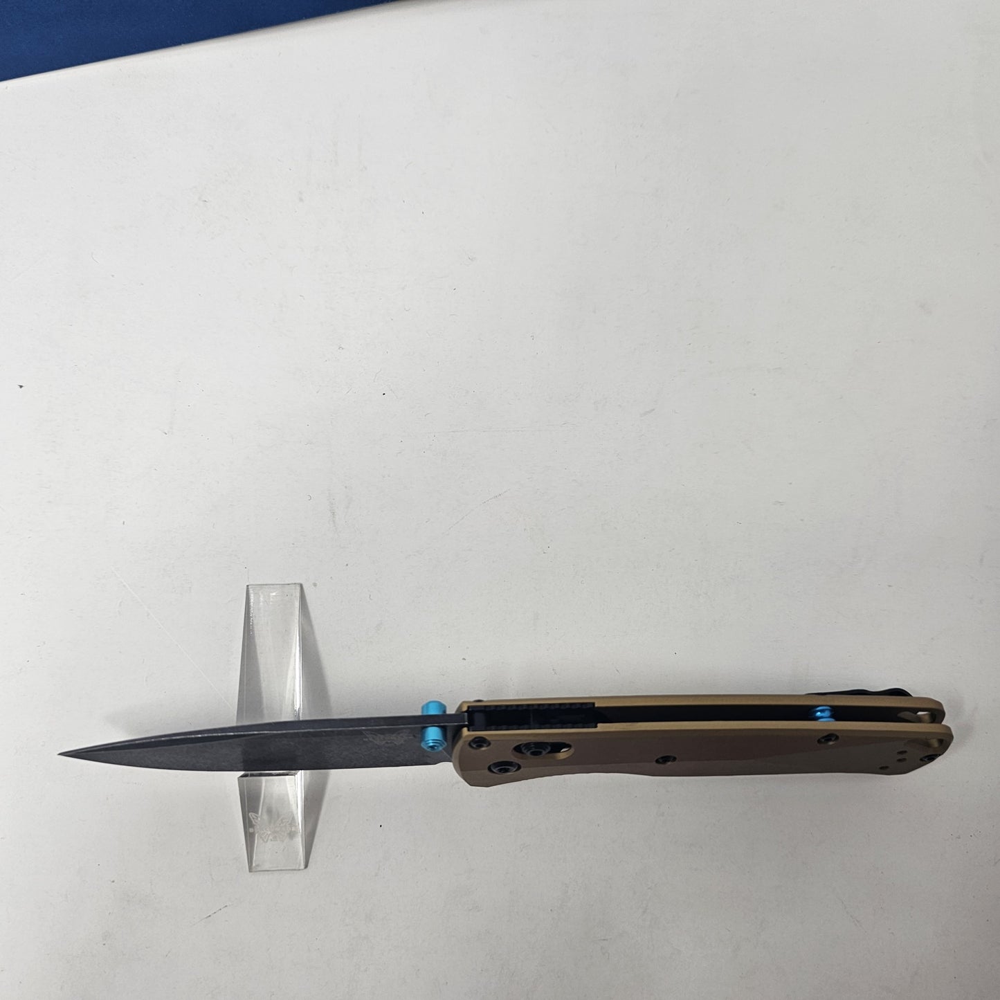 Benchmade 535BK-07 Bugout Burnt Brass 6061-T6 Aluminum Handle M390 Blade