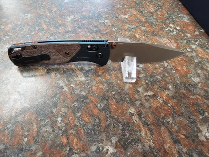 Benchmade 535FE-2602 Bugout CPM-S90V Blade Taiga Green Aluminum & Canvas Micarta Handle Folding Knife