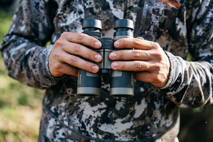 Bushnell R-Series R5 10 X 42mm Binoculars w/ Harness Neck Strap Covers & Lens Cloth Ranger Green R5-1042