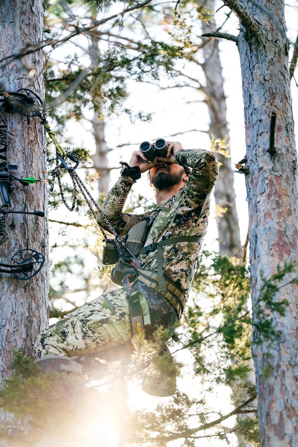 Bushnell R-Series R3 8 X 42mm Binoculars w/ Harness Neck Strap Covers & Lens Cloth R3-842